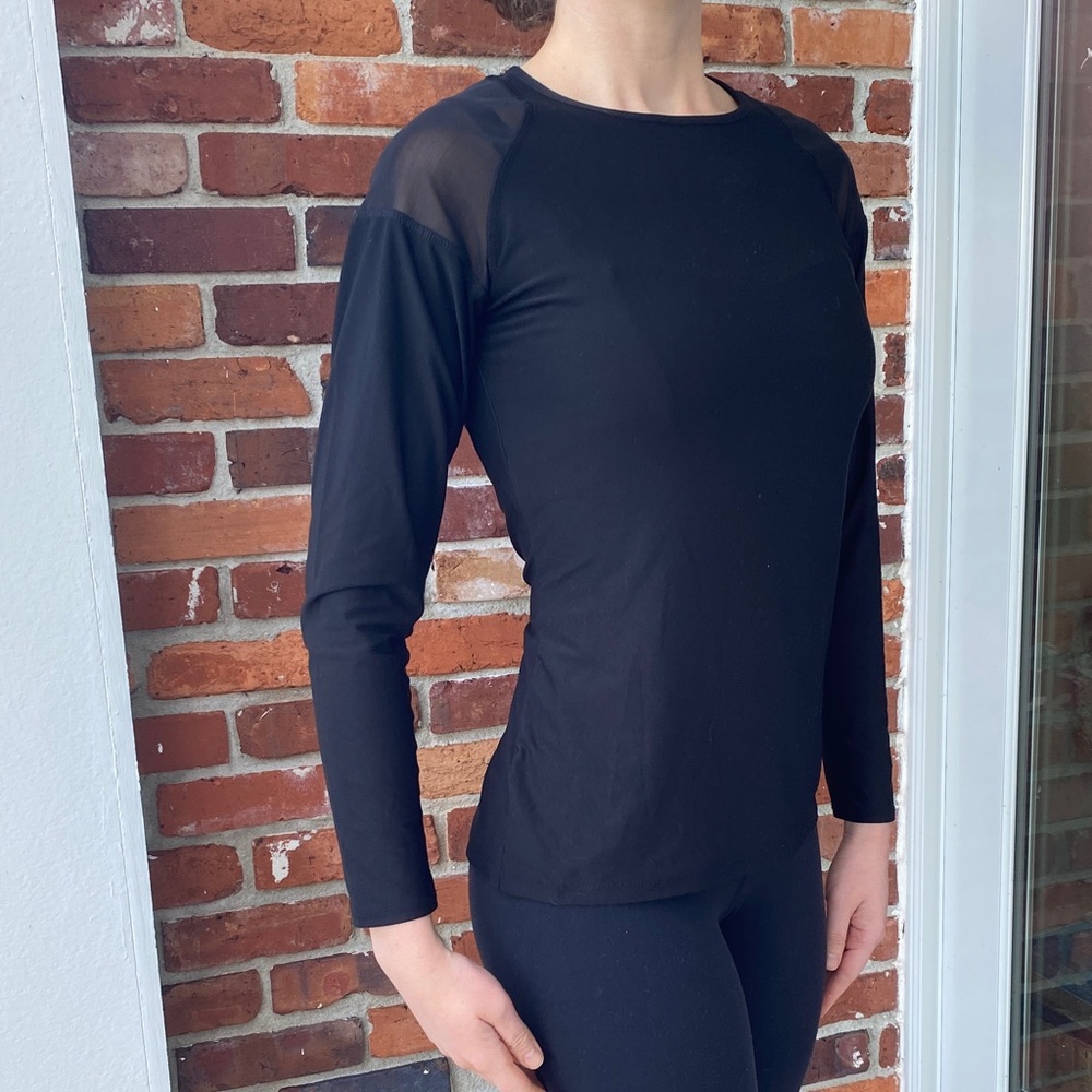 Women's Black Long Sleeve Top